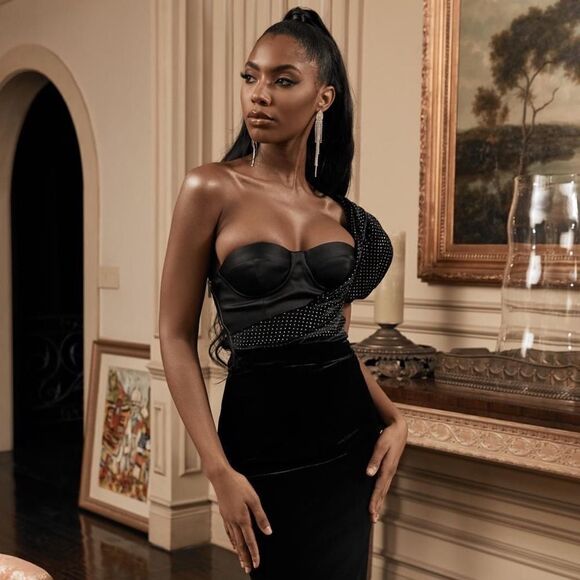 NWT House of CB Zenaida Black Crop Top Bustier Crystal One Shoulder Size S - Picture 3 of 12